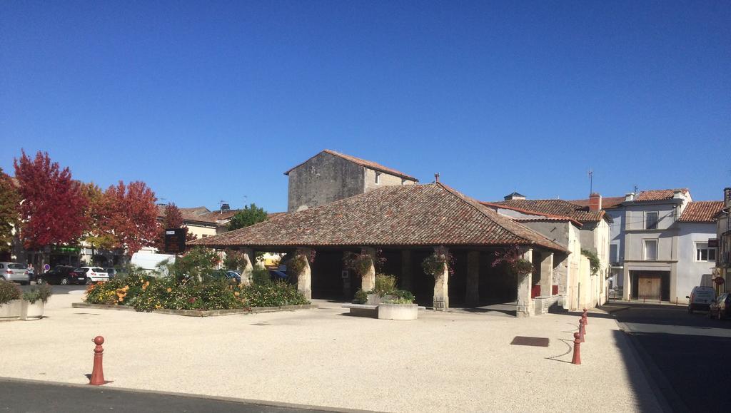 La Petite Maison Crezieres エクステリア 写真